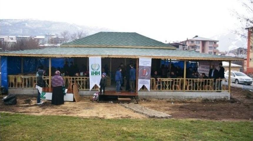 Bitlis İhh Ve Tatvan İnsan-der&rsquo;den Ortak &ldquo;yardım&rdquo; Kermesi