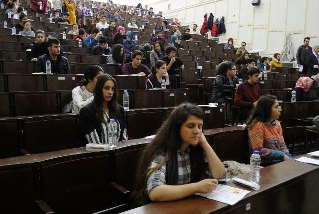 &Ouml;ğrencilerin Ygs Heyecanına Aileler De Ortak Oldu