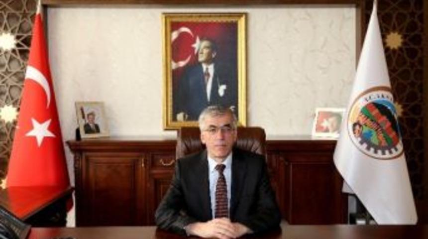 Vali Ataklı&rsquo;dan Tıp Bayramı Kutlaması