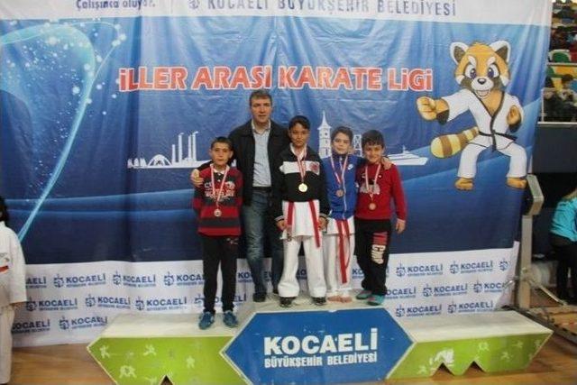 Büyükşehir Karate Ligi’nin Dördüncü Etabı Yapıldı