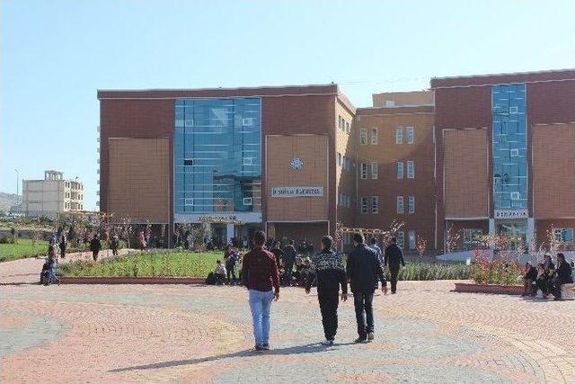 54 G&uuml;nde 4 Kez Roketlerin D&uuml;şt&uuml;ğ&uuml; Kilis&rsquo;te &Ouml;ğrenciler Ygs&rsquo;ye Girdi 1