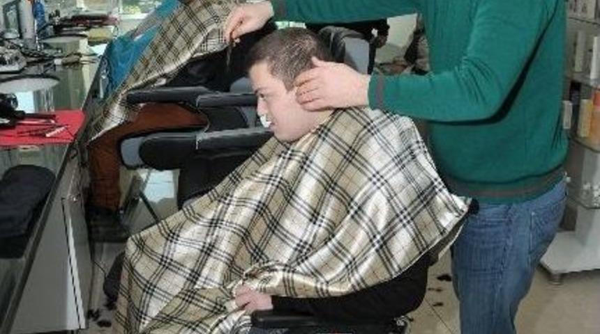 Gaziosmanpaşa&rsquo;da Engelli Ve Yaşlılara &Uuml;cretsiz Berber Hizmeti