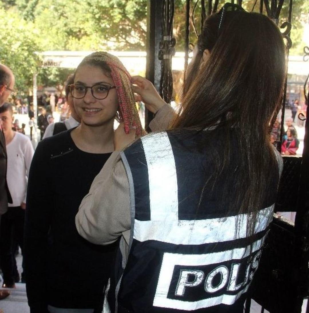 (&ouml;zel Haber) Rengarenk Boncuklu Sa&ccedil;ları Ygs&rsquo;ye Engel Oluyordu