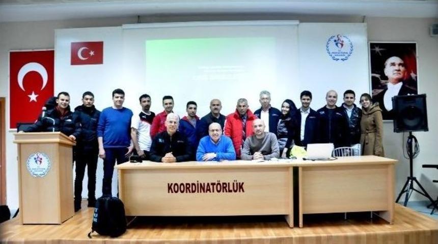 Adana&rsquo;da Bisiklet Hakem Gelişim Semineri Ger&ccedil;ekleştirildi