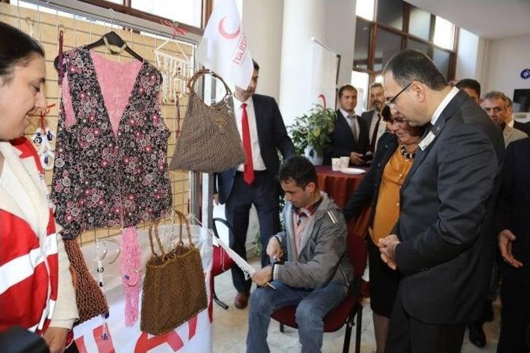 Urla&rsquo;da 107 Kursiyer Emeğinin Hakkını Aldı