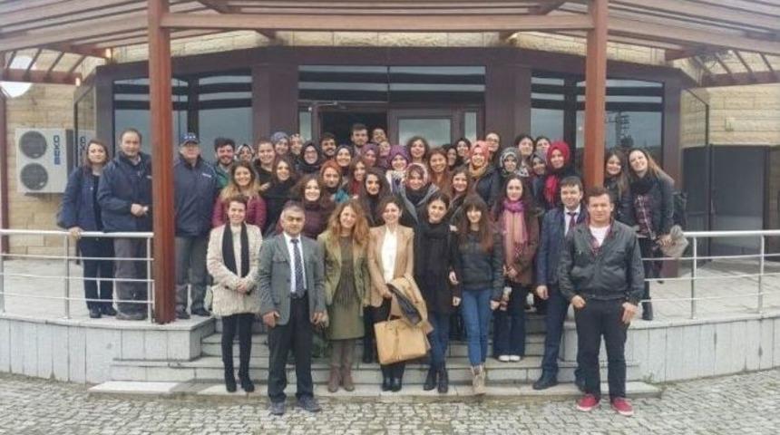 &Ouml;ğretmen Adayları Sokak Hayvanları Bakım Merkezi&rsquo;ni Gezdi