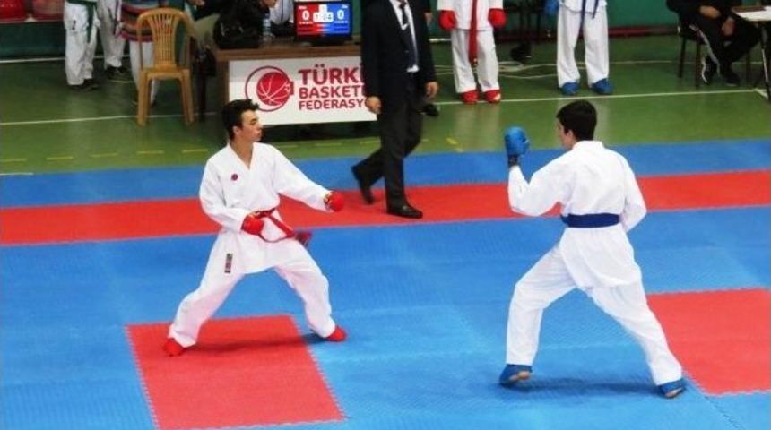 Biga&rsquo;da Karate Şenliği Turnuvası