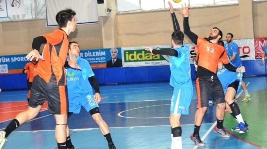 Nil&uuml;fer Belediyespor Hentbolda Ezdi Ge&ccedil;ti
