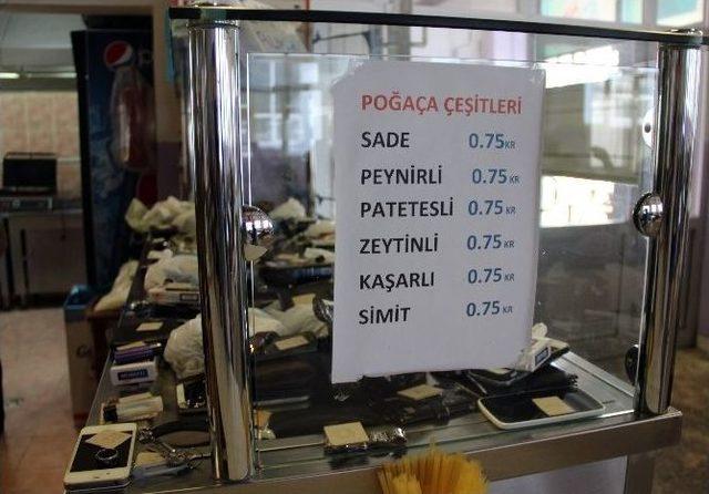 Oğluna Destek Olmak İ&ccedil;in Sınava Girdi 1