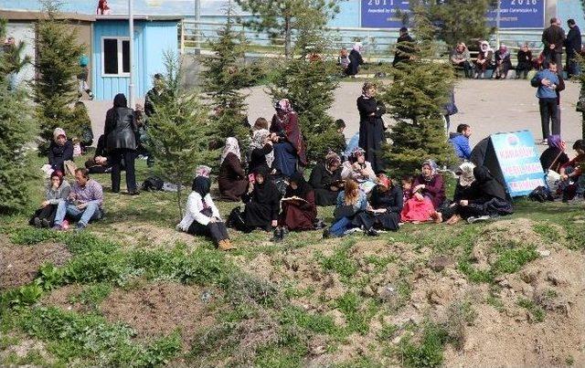 Oğluna Destek Olmak İ&ccedil;in Sınava Girdi 2