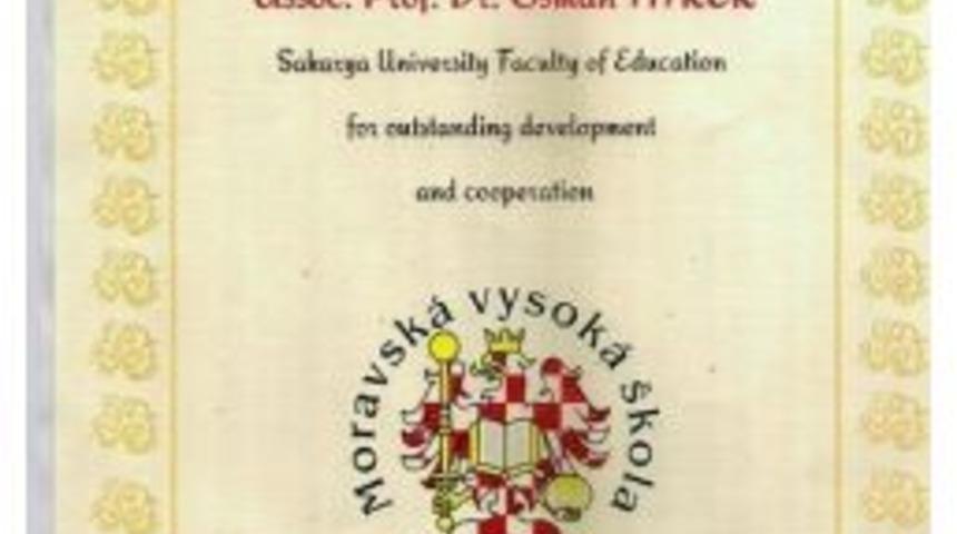Sa&uuml; &Ouml;ğretim &Uuml;yesi Do&ccedil;. Dr. Osman Titrek&rsquo;e &Ouml;d&uuml;l
