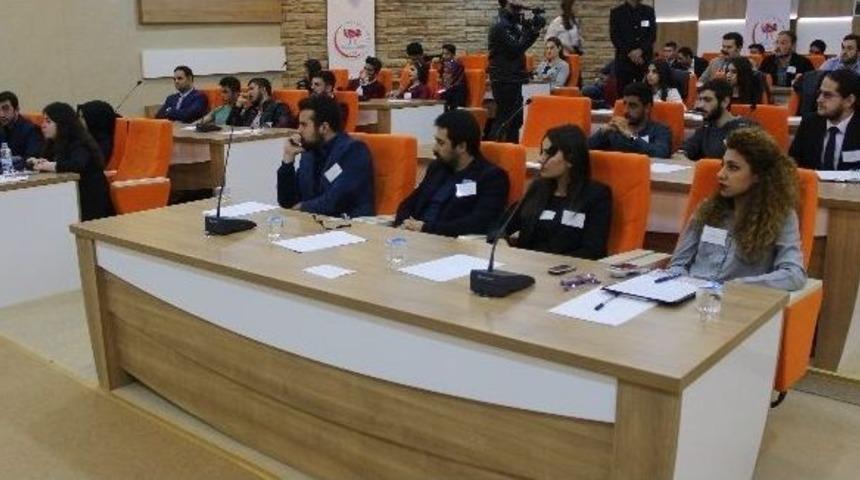 Anadolu Realist Gen&ccedil;lik Derneği Ter&ouml;r Konulu &Ccedil;alıştay D&uuml;zenledi