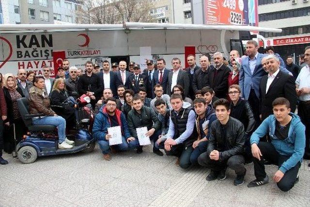 Ak Gen&ccedil;ler&rsquo;den Kan Ve K&ouml;k H&uuml;cre Bağışı 1