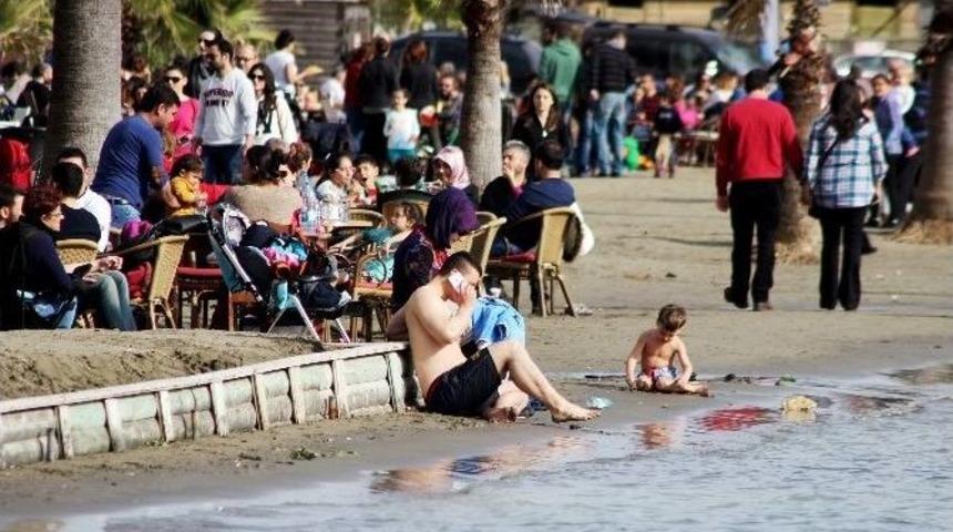 Sınav Stresini Akyaka Sahilinde Attılar