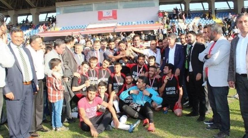 Suriyelilerin Final Ma&ccedil;ı Ş&ouml;lene D&ouml;n&uuml;şt&uuml;