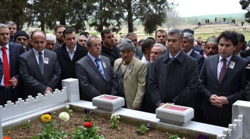 Sedd&uuml;lbahir Kahramanı Bigalı Mehmet &Ccedil;avuş Mezarı Başında Anıldı