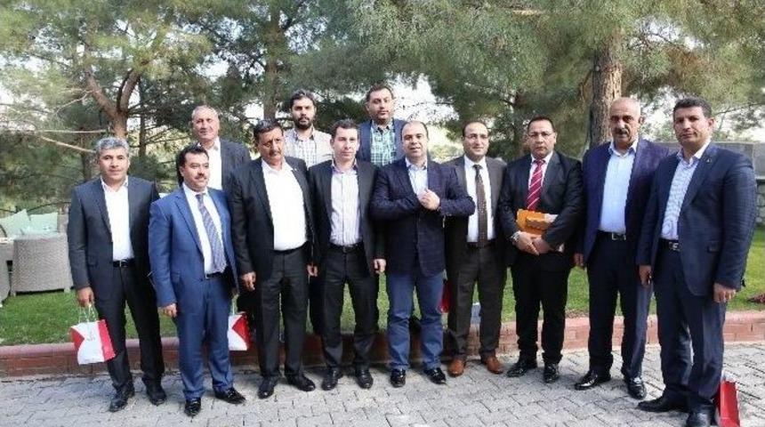 Şanlıurfa Ak Parti İl&ccedil;e Belediye Başkanları Karak&ouml;pr&uuml;&rsquo;de Biraraya Geldi
