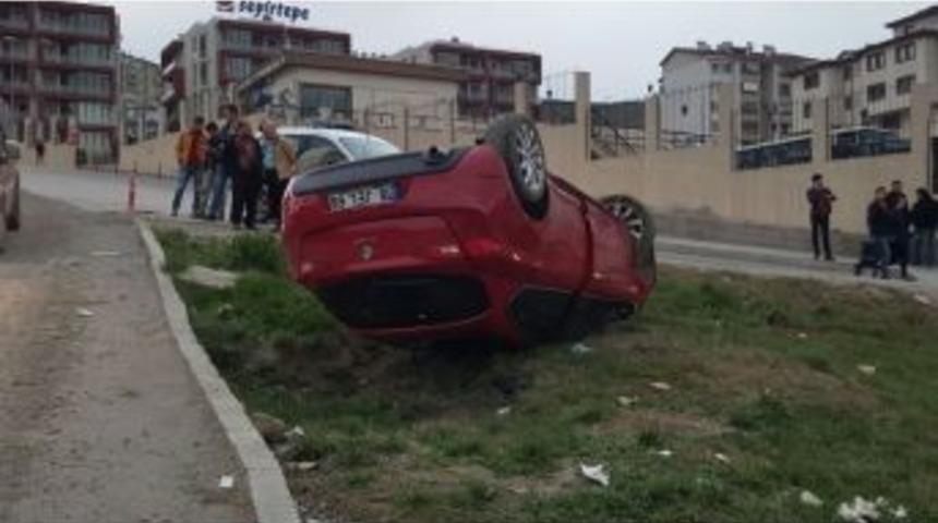 Karab&uuml;k&rsquo;te Trafik Kazası: 5 Yaralı