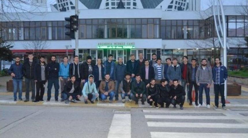 Gen&ccedil;ler Sabah Namazında Buluştu