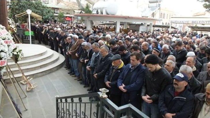 Burhaniye’de Doktor Kenan Tortop Son Yolculuğuna Uğurlandı G2