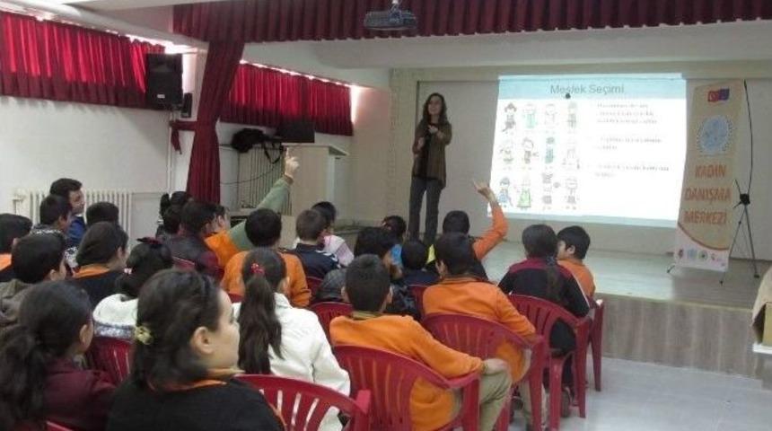 Kadın Danışma Merkezinden &Ouml;ğrenci Ve Velilere Seminer