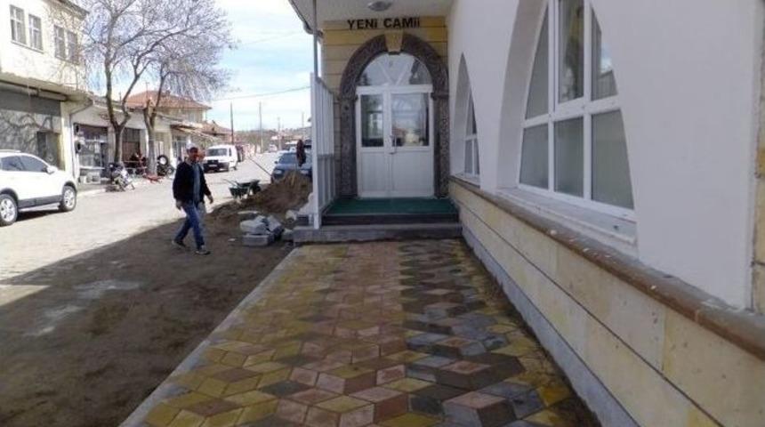 Kaymaklı&rsquo;da Yeni Cami &Ccedil;evre D&uuml;zenlemesi Yapıldı