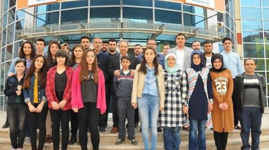 Başkan Akkaya &Ouml;ğrencilerle Bir Araya Geldi
