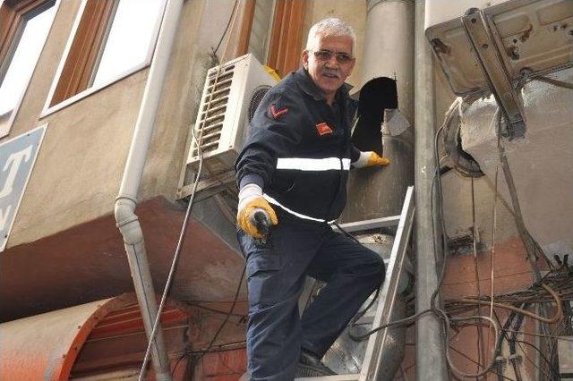 Bacayı Kesip G&uuml;vercinleri Kurtardılar 1