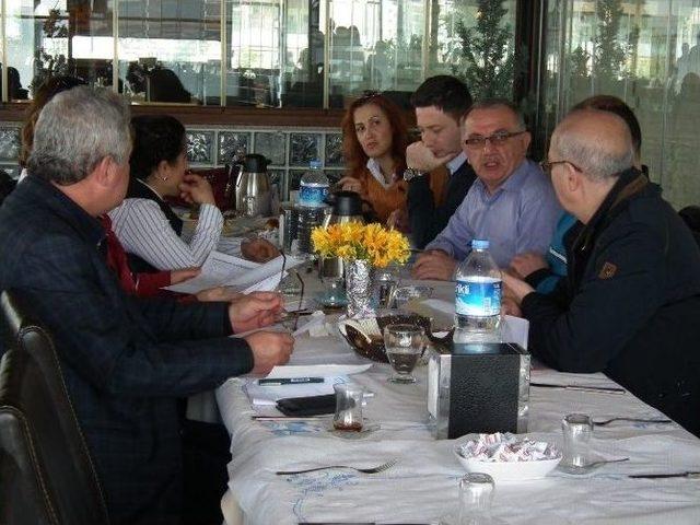 &Ccedil;anakkale Sgk İdarecileri G&ouml;r&uuml;ş Alışverişinde Bulundu 1