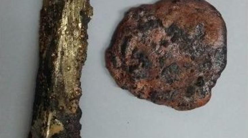 Altın Tozu Ve G&uuml;m&uuml;ş Hırsızlığı