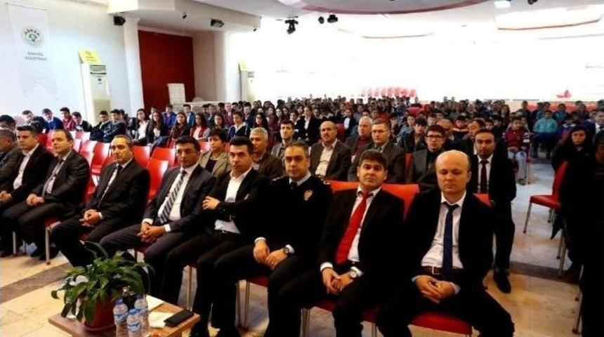 &Ouml;ğrencilerin Sunumu B&uuml;y&uuml;k Beğeni Topladı