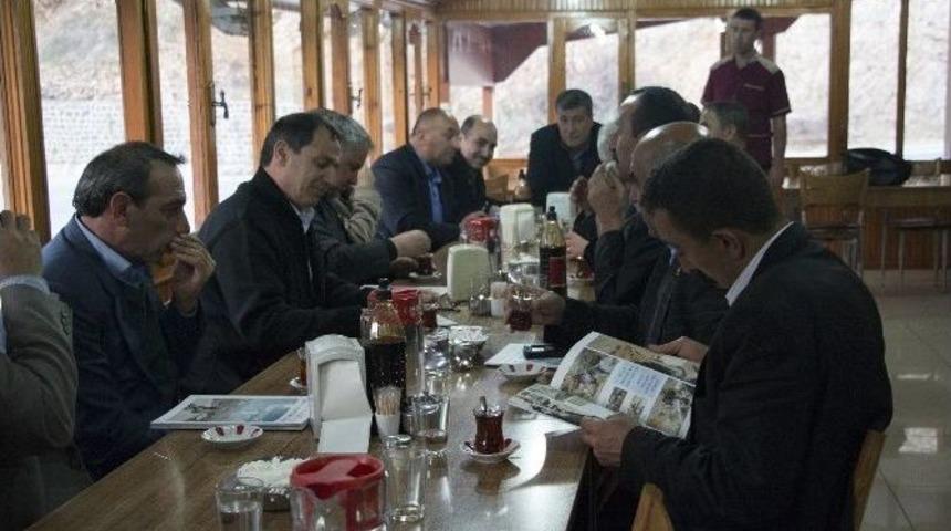 Eş Başkan Olan Muhtarlarla Bir Araya Geldi