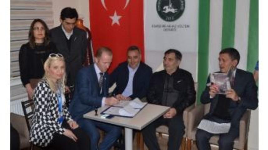 Eskişehir Abhaz K&uuml;lt&uuml;r Derneği İle &Ouml;zel Eskişehir Tsg Anadolu Hastanesi Arasında Sağlık Hizmeti Anlaşması İmzalandı