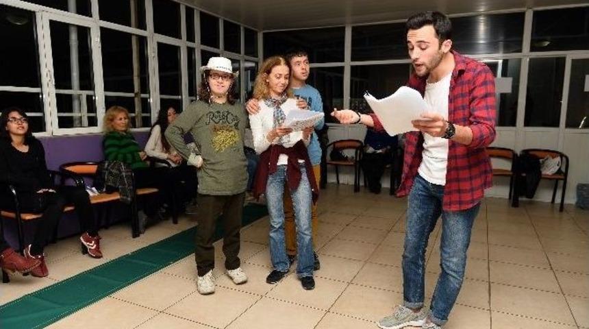 Mest&rsquo;in &Ouml;zel Kursiyerlerinden Keloğlan Oyunu