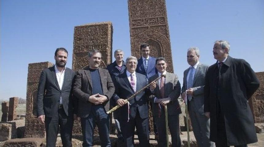 Ak Partili Milletvekillerinin Ahlat Gezisi