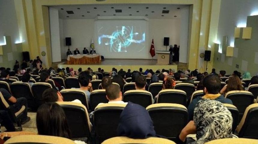 Bilimlerin Işığında Yaratılış Paneline B&uuml;y&uuml;k İlgi