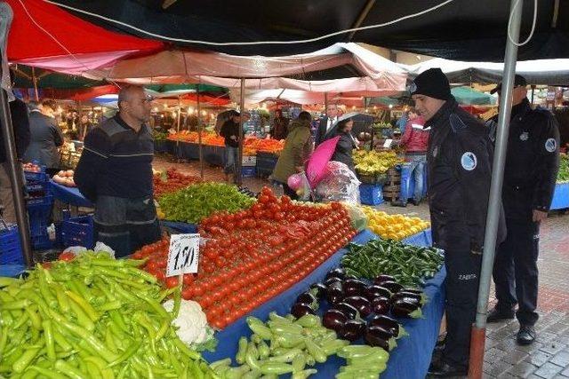 Yunusemre Zabıtası’ndan Pazaryeri Denetimi