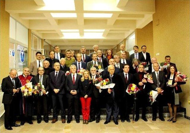 &Ouml;zkan: "ttb Konseyi&rsquo;nin Aksine Ter&ouml;rle M&uuml;cadeleyi Destekliyoruz" 1