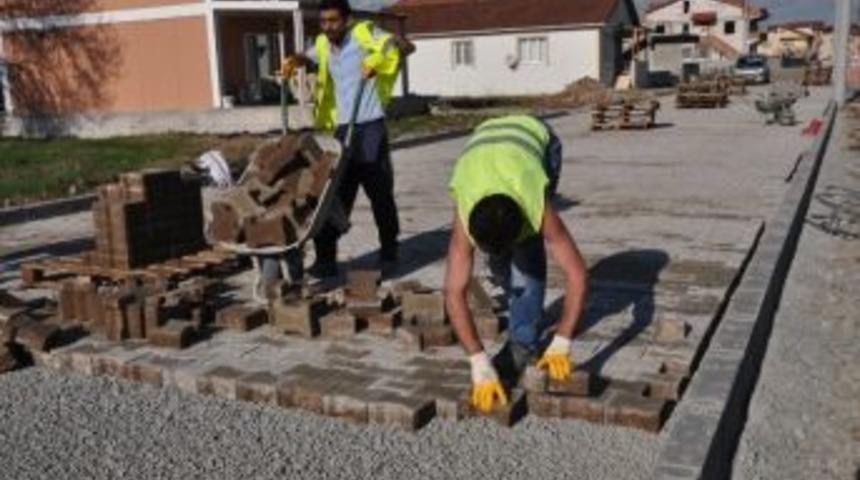 K&ouml;sek&ouml;y Mahallesinde Parke &Ccedil;alışması