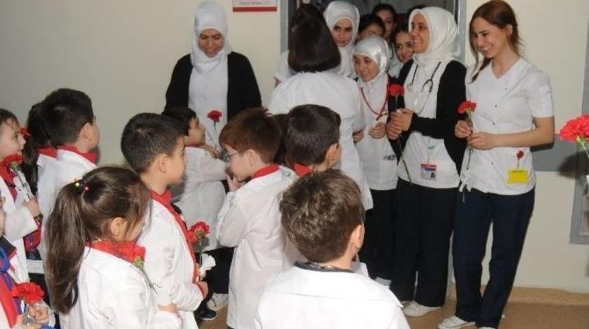 Minikler &rsquo;tıp Bayramı&rsquo;nı Kutladı