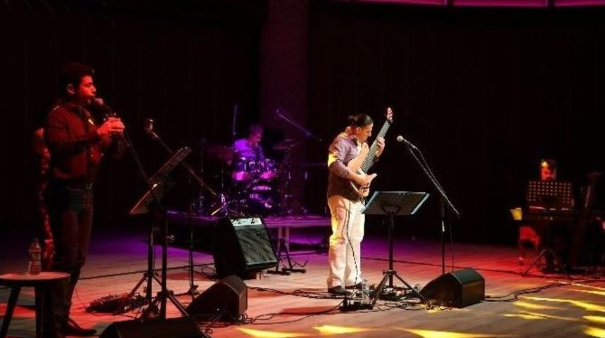 Herodot K&uuml;lt&uuml;r Merkezi İlk Konserinde Snowowl&rsquo;u Konuk Etti