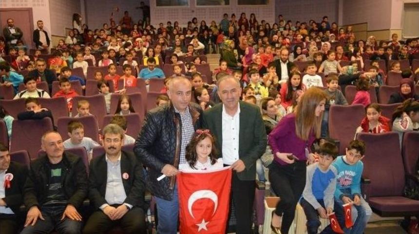 Kartepe Bilgi Evi &Ouml;ğrencileri İstiklal Marşı&rsquo;nın Kabul&uuml;n&uuml; Kutladı