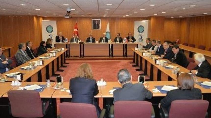 Ulcay: &ldquo;yeni Mezunların Hemen Sekt&ouml;r&uuml; Kurtarması Bekleniyor&rdquo;