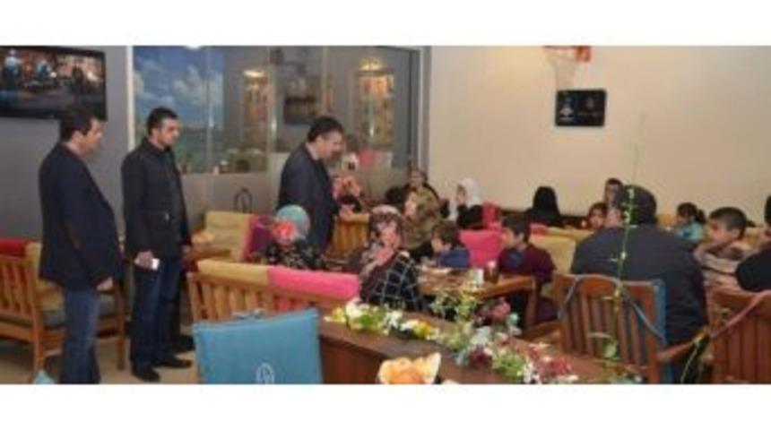 Y&uuml;ksekova Ve Cizre&rsquo;den Gelen Ailelere Kahvaltı