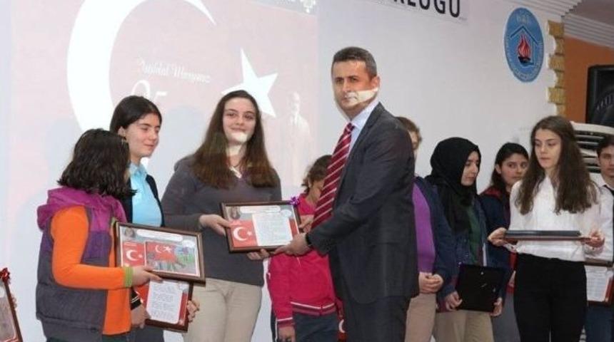 Ak&ccedil;akoca&rsquo;da İstiklal Marşının Kabul&uuml; Kutlandı