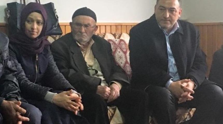 Ş&uuml;kr&uuml; Nazlı, Ter&ouml;r Saldırısında Hayatını Kaybeden Gencin Ailesine Taziye Ziyaretinde Bulundu