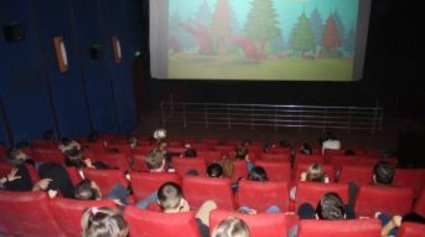 Kasgeg&rsquo;den, Sevgi Evleri &Ccedil;ocuklarına Sinema Etkinliği