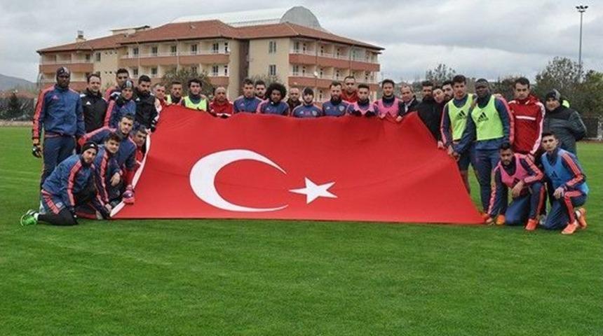 Kayserispor Antrenmana Şehitler İ&ccedil;in Saygı Duruşu İle Başladı