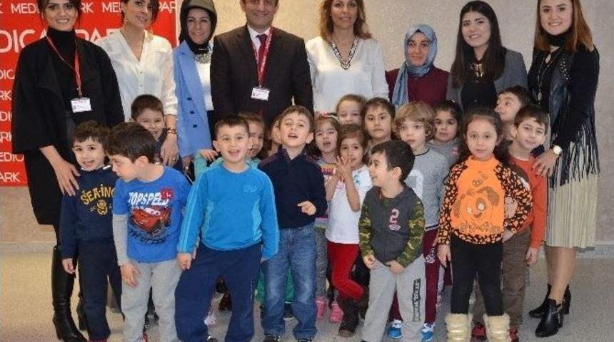 Minikler, Doktorların &lsquo;tıp Bayramı&rsquo;nı Kutladı