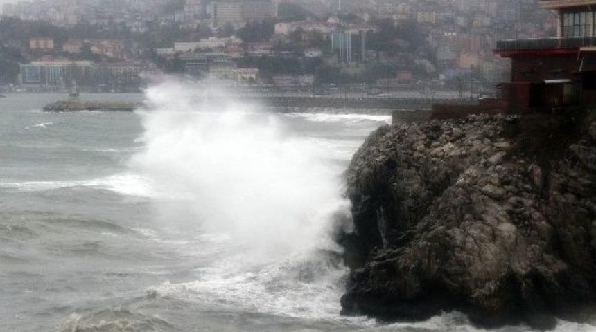Zonguldak&rsquo;ta Şiddetli Fırtına